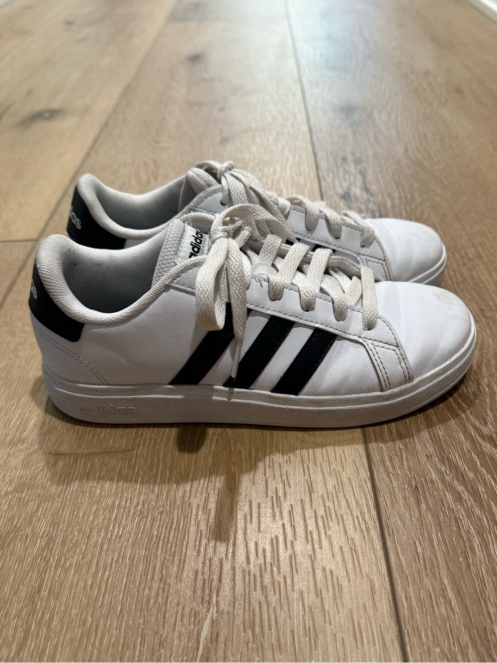 adidas Kids White and Black Low-Top Sneakers